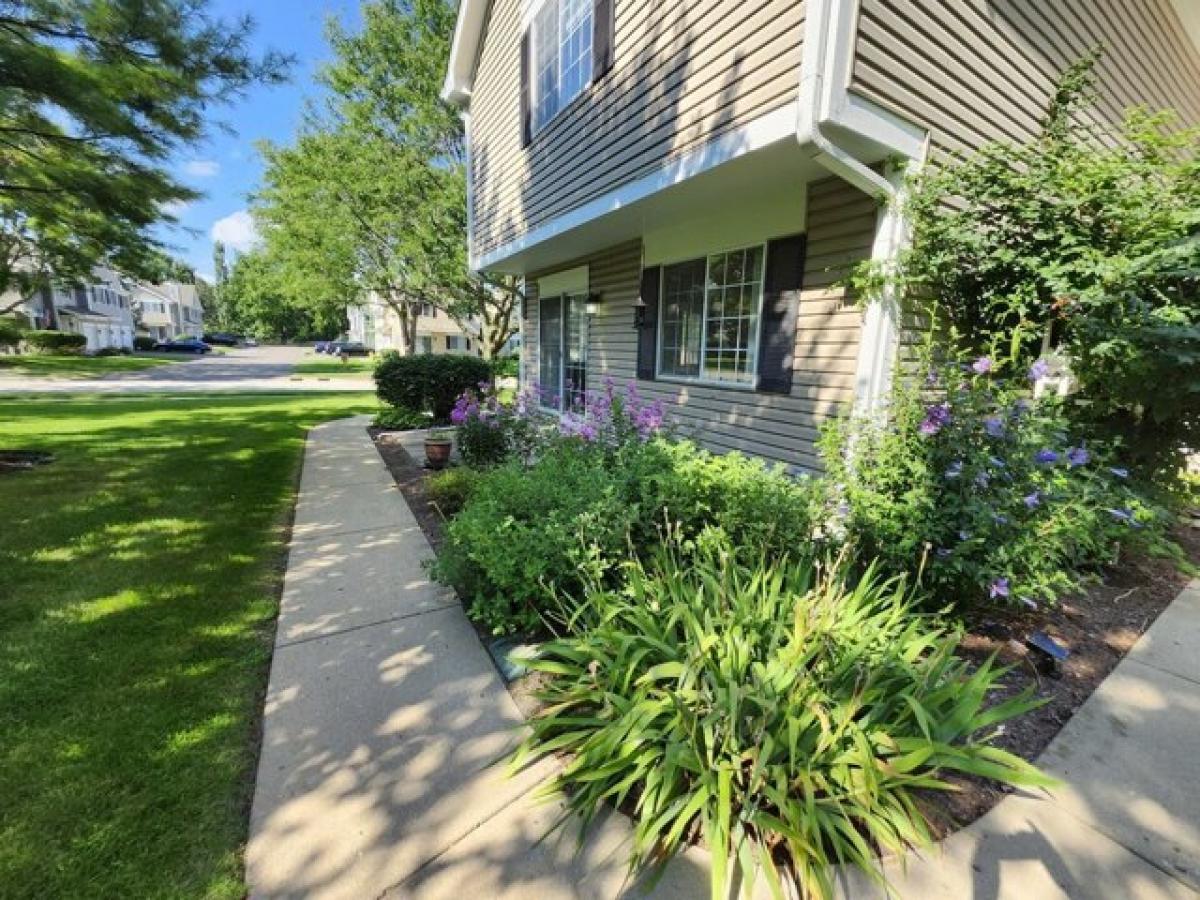 Picture of Home For Sale in Woodstock, Illinois, United States