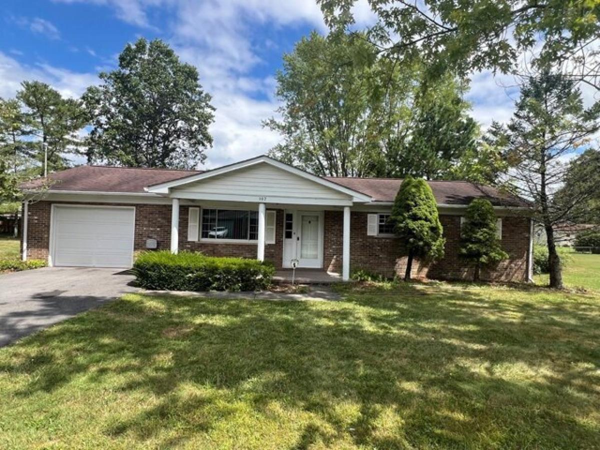 Picture of Home For Sale in Beckley, West Virginia, United States