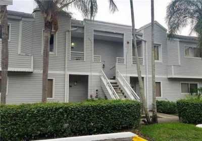 Home For Sale in Oakland Park, Florida