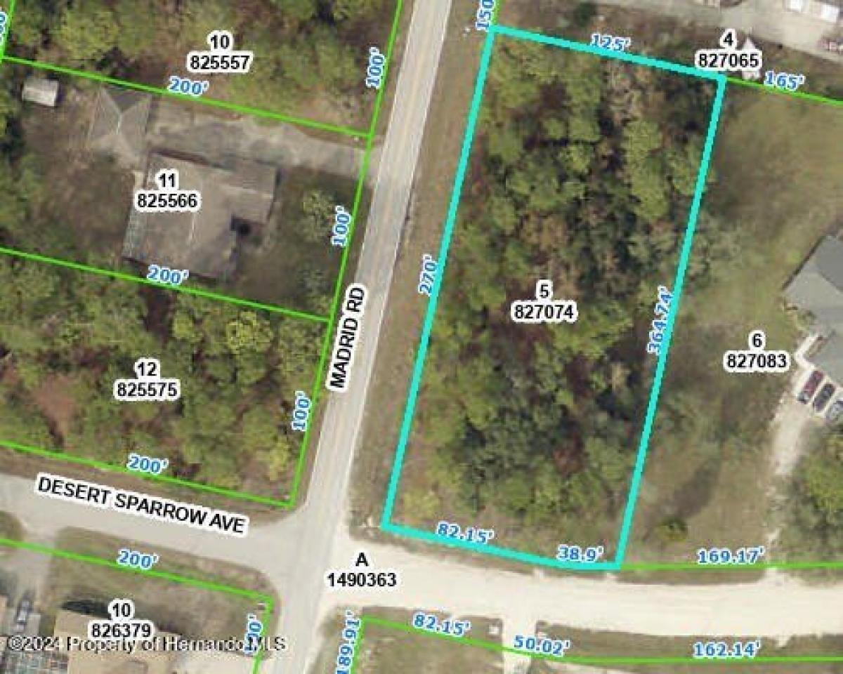 Picture of Residential Land For Sale in Weeki Wachee, Florida, United States