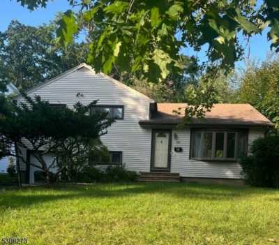 Home For Rent in Livingston, New Jersey