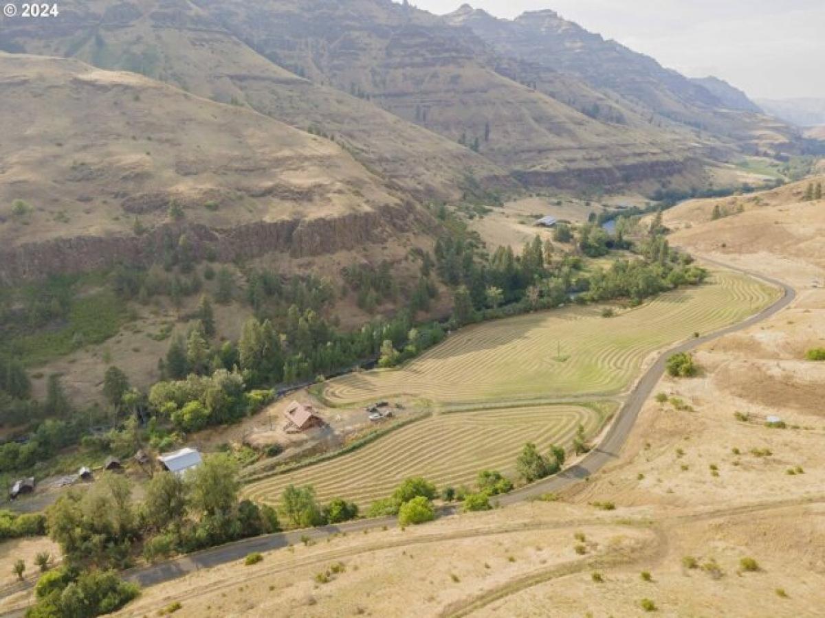 Picture of Home For Sale in Imnaha, Oregon, United States