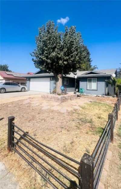 Home For Sale in Tulare, California