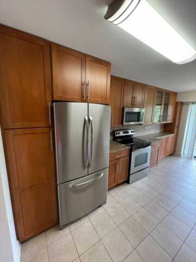 Apartment For Rent in Highland Park, Illinois