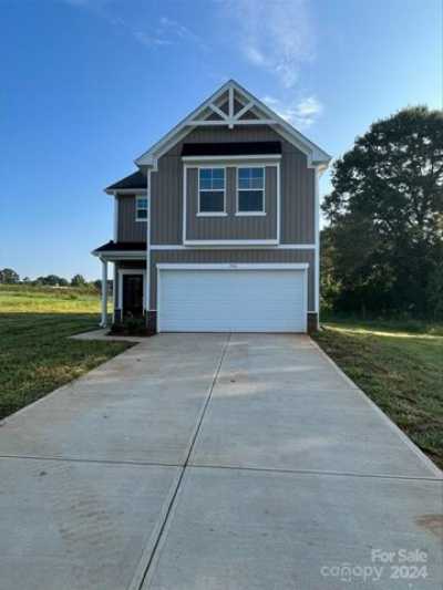 Home For Sale in Lincolnton, North Carolina