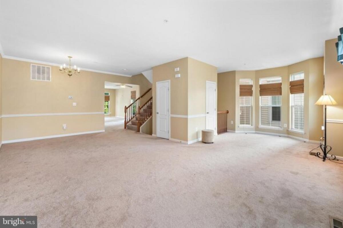 Picture of Home For Sale in Suitland, Maryland, United States