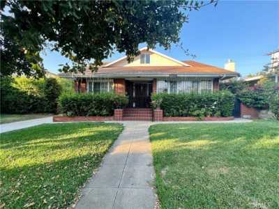 Home For Sale in Glendale, California