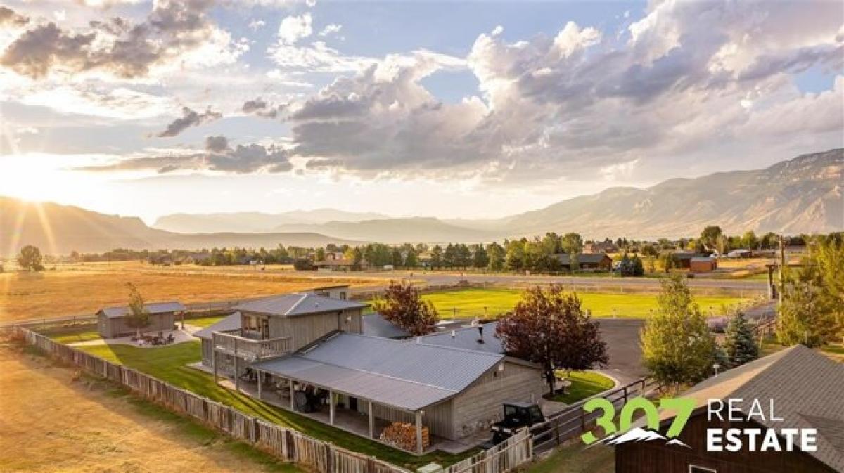 Picture of Home For Sale in Cody, Wyoming, United States