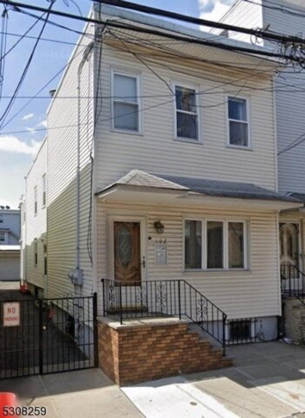 Picture of Home For Rent in Newark, New Jersey, United States