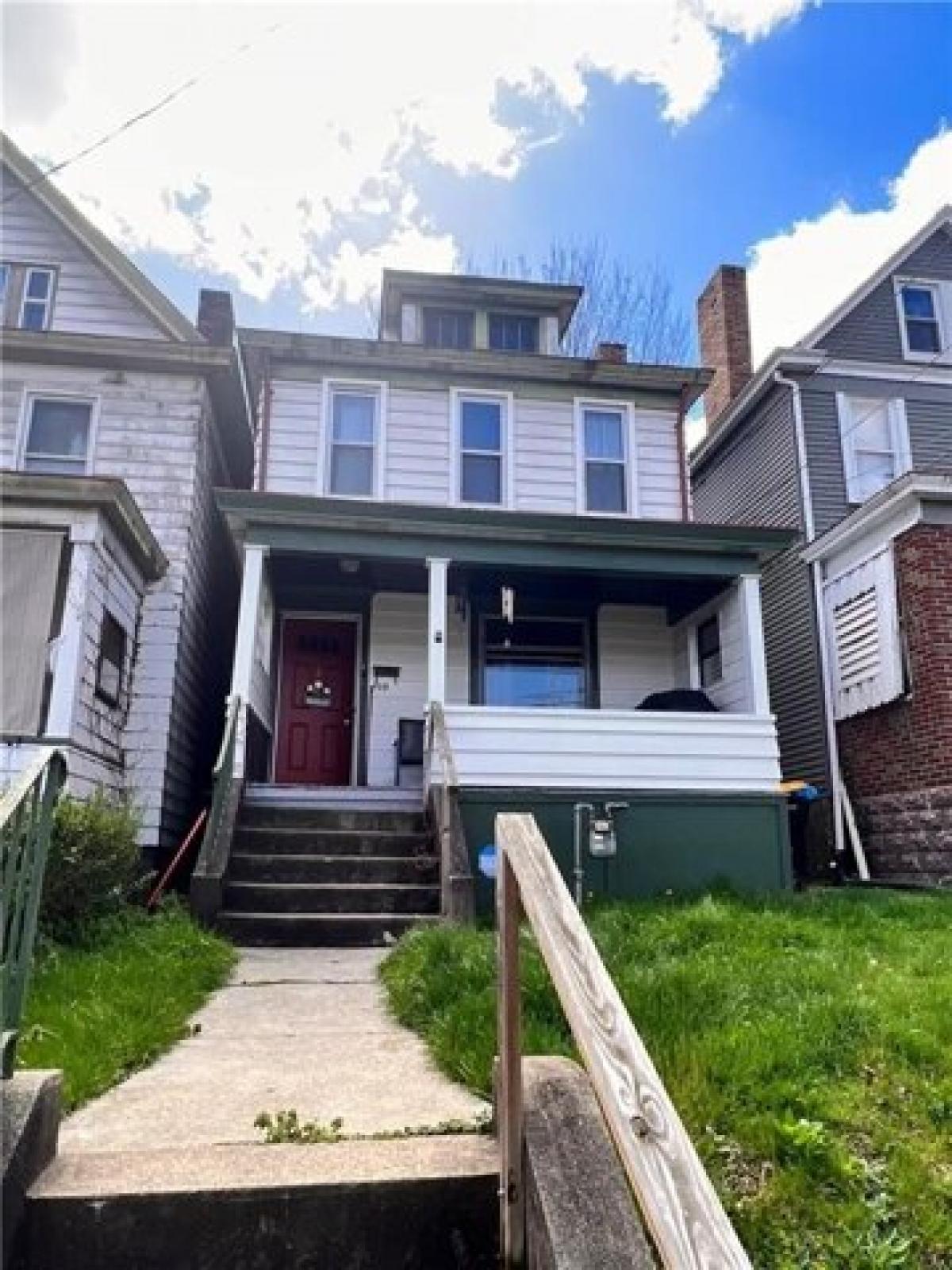 Picture of Home For Sale in McKees Rocks, Pennsylvania, United States