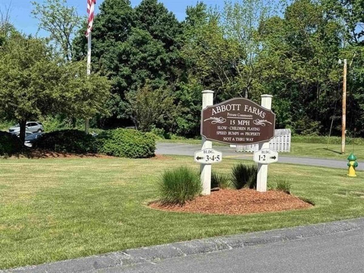 Picture of Home For Sale in Hudson, New Hampshire, United States