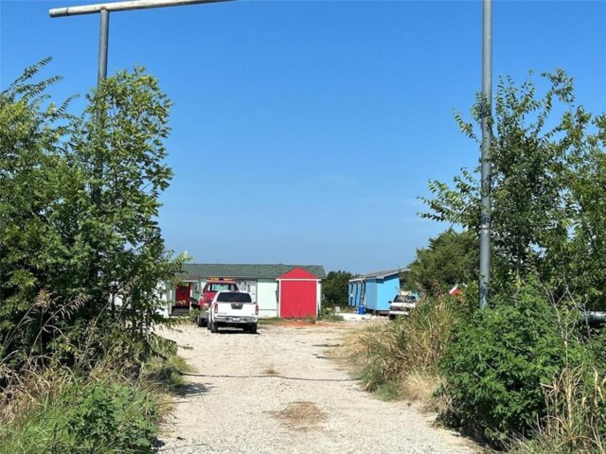 Picture of Home For Sale in Nevada, Texas, United States