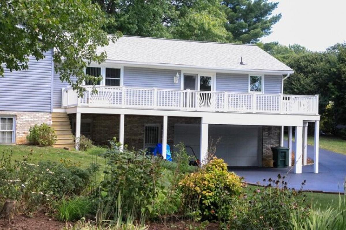 Picture of Home For Sale in Waynesboro, Virginia, United States