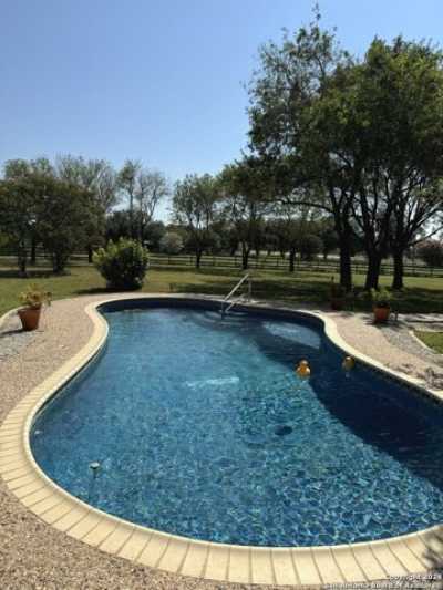 Home For Sale in Floresville, Texas