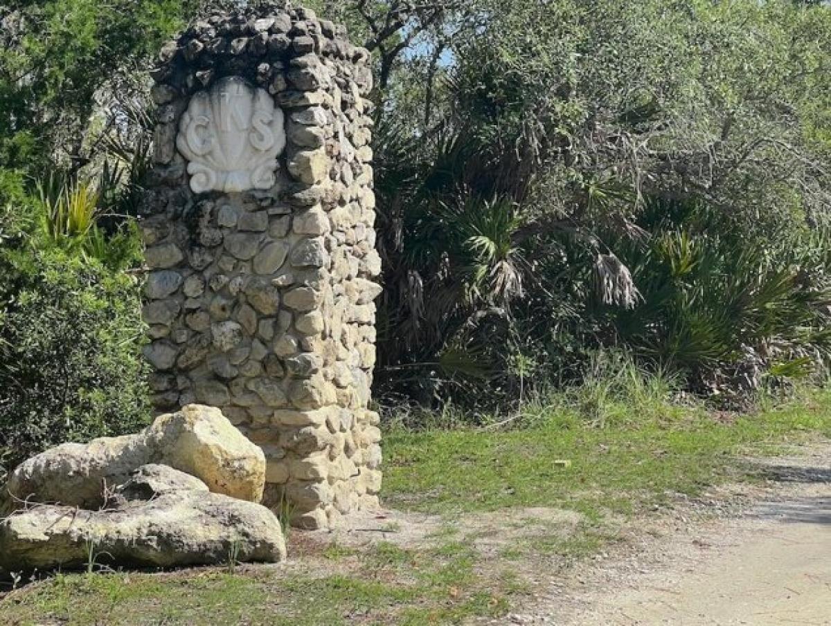 Picture of Residential Land For Sale in Cedar Key, Florida, United States