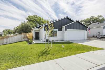 Home For Sale in Benton City, Washington