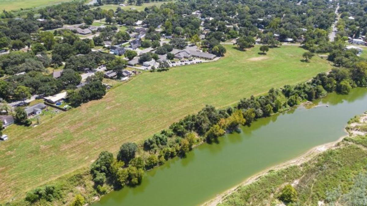 Picture of Residential Land For Sale in Columbus, Texas, United States