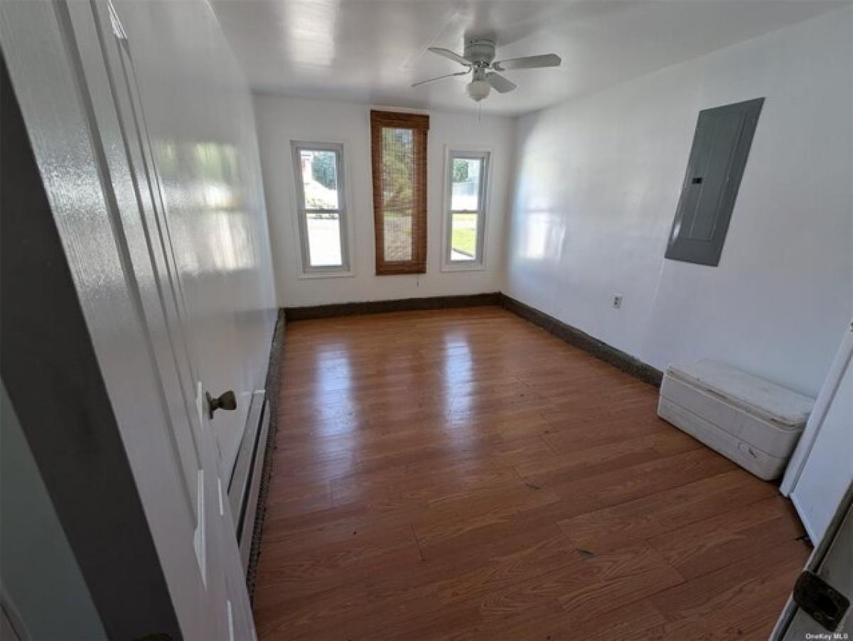 Picture of Home For Rent in Brentwood, New York, United States