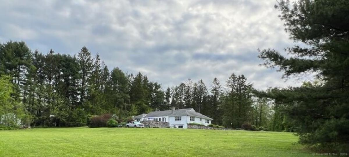 Picture of Home For Sale in Tolland, Connecticut, United States