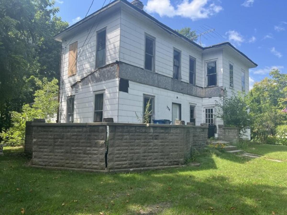 Picture of Home For Sale in Stanton, Michigan, United States