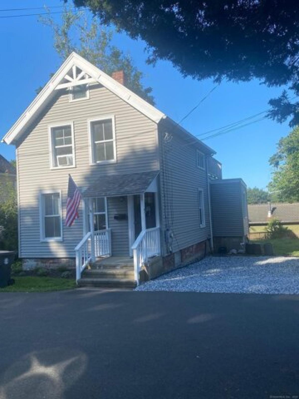 Picture of Home For Sale in Branford, Connecticut, United States