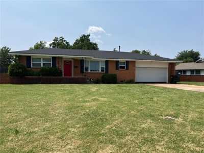 Home For Sale in Midwest City, Oklahoma