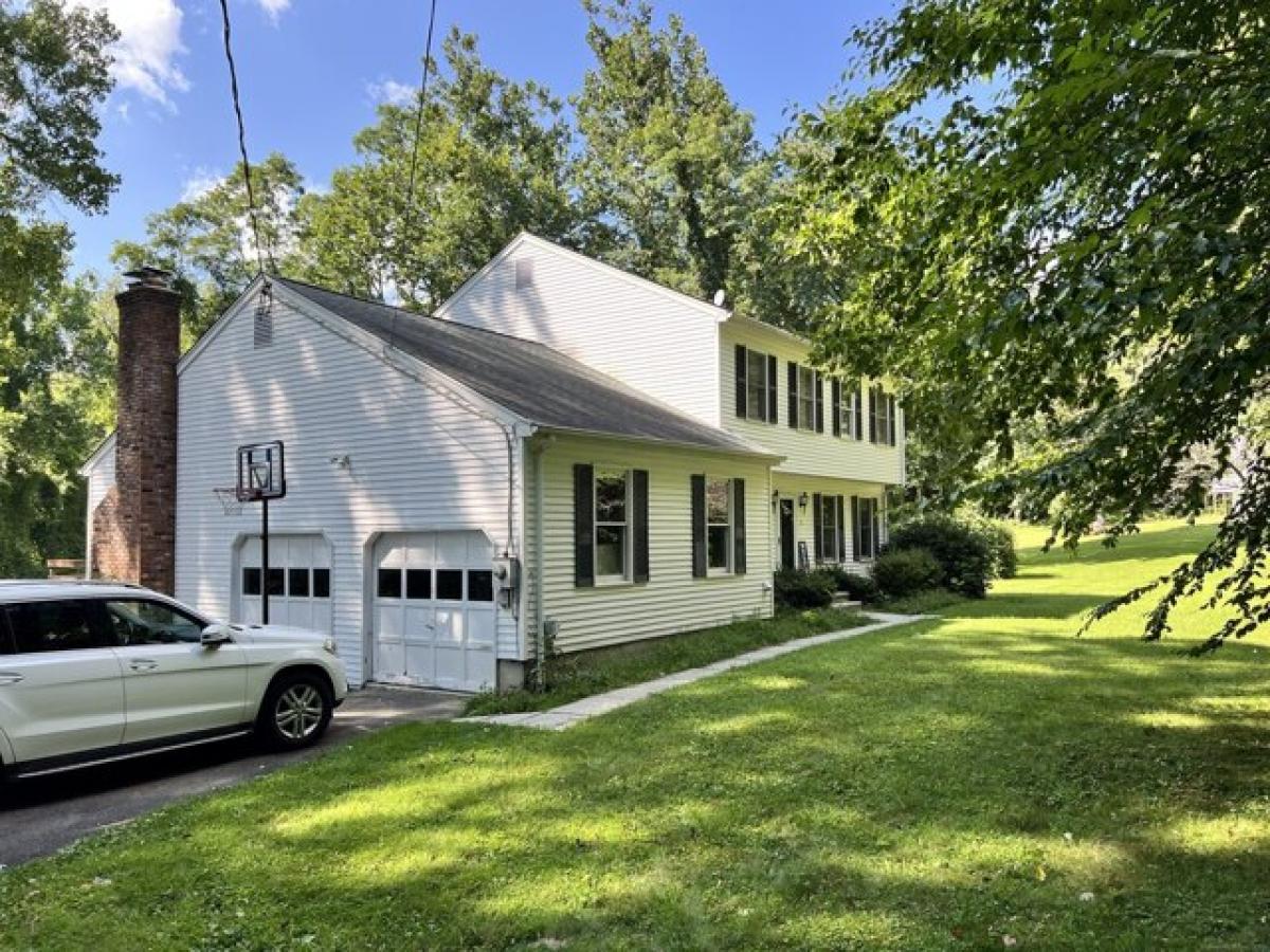 Picture of Home For Rent in New Milford, Connecticut, United States