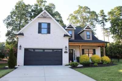 Home For Sale in Clemmons, North Carolina