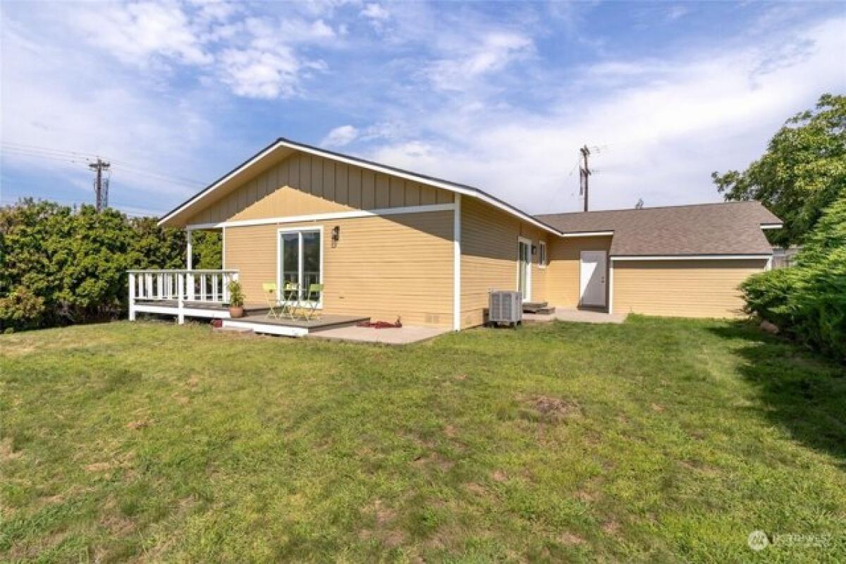 Picture of Home For Sale in East Wenatchee, Washington, United States