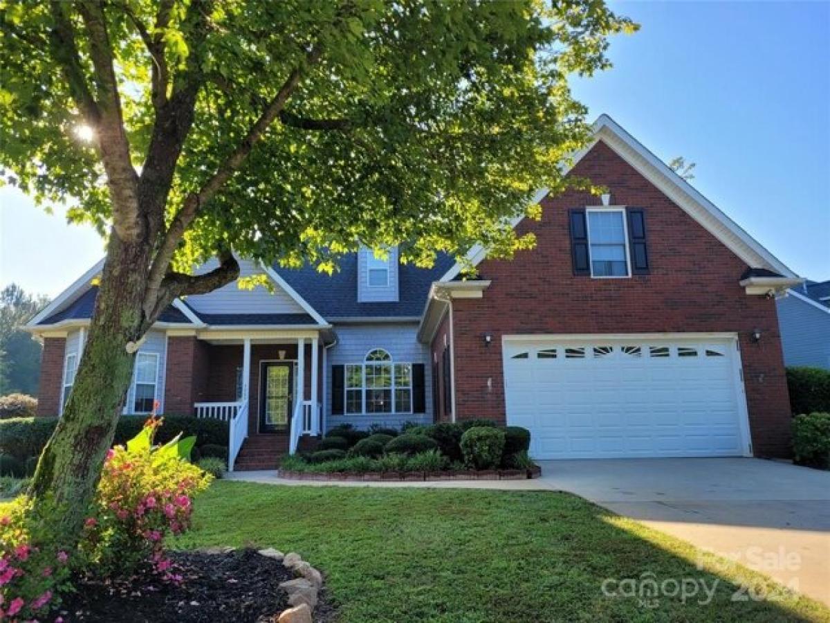 Picture of Home For Sale in Lancaster, South Carolina, United States