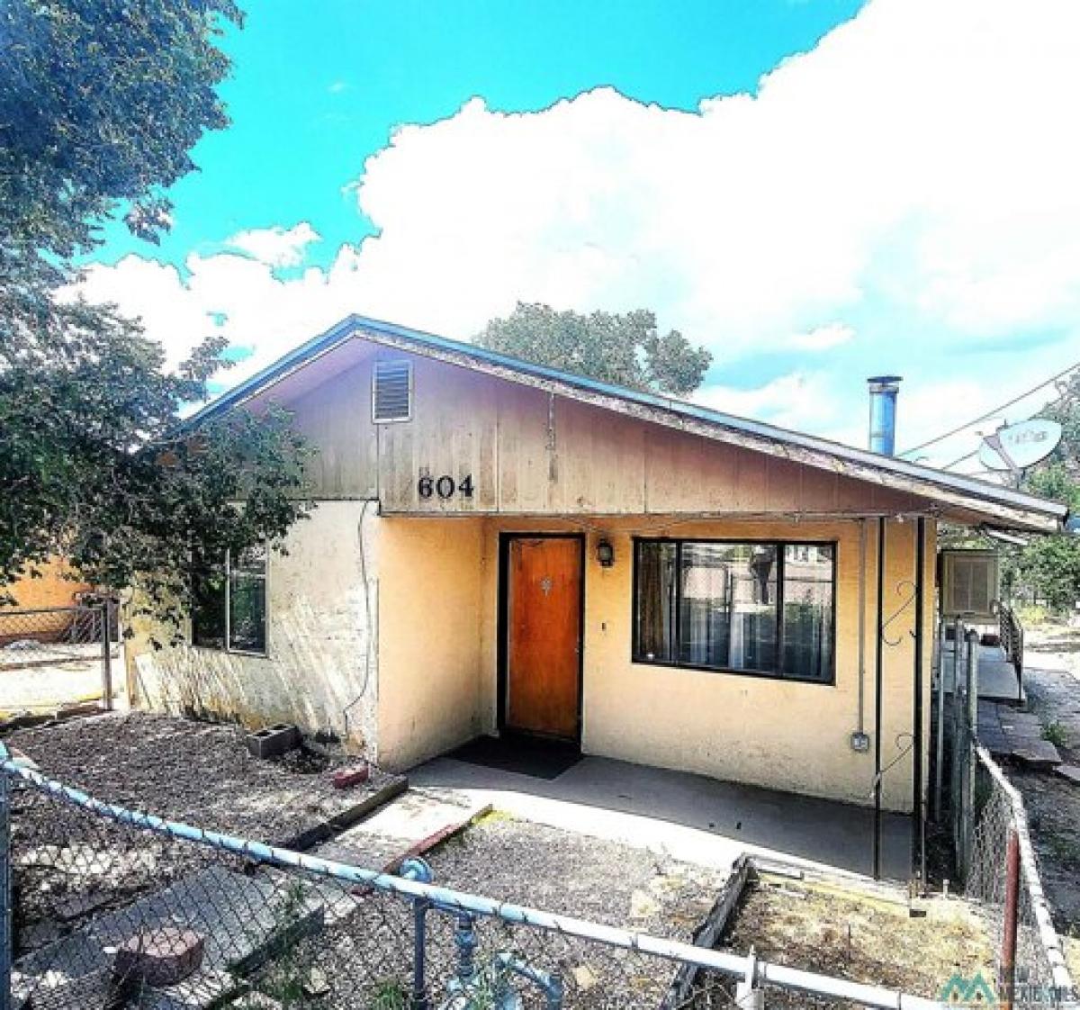 Picture of Home For Sale in Gallup, New Mexico, United States