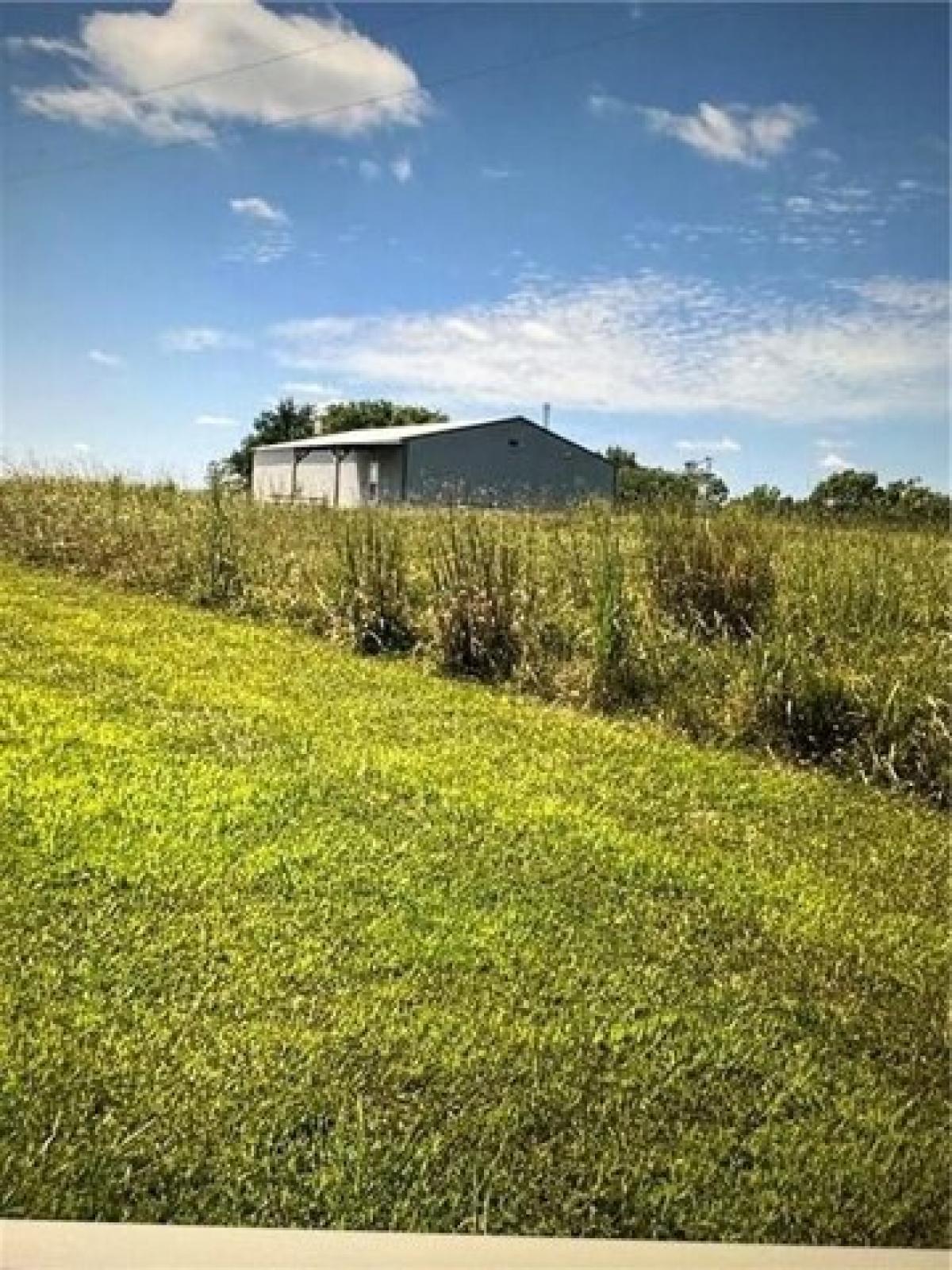 Picture of Residential Land For Sale in Hamilton, Missouri, United States