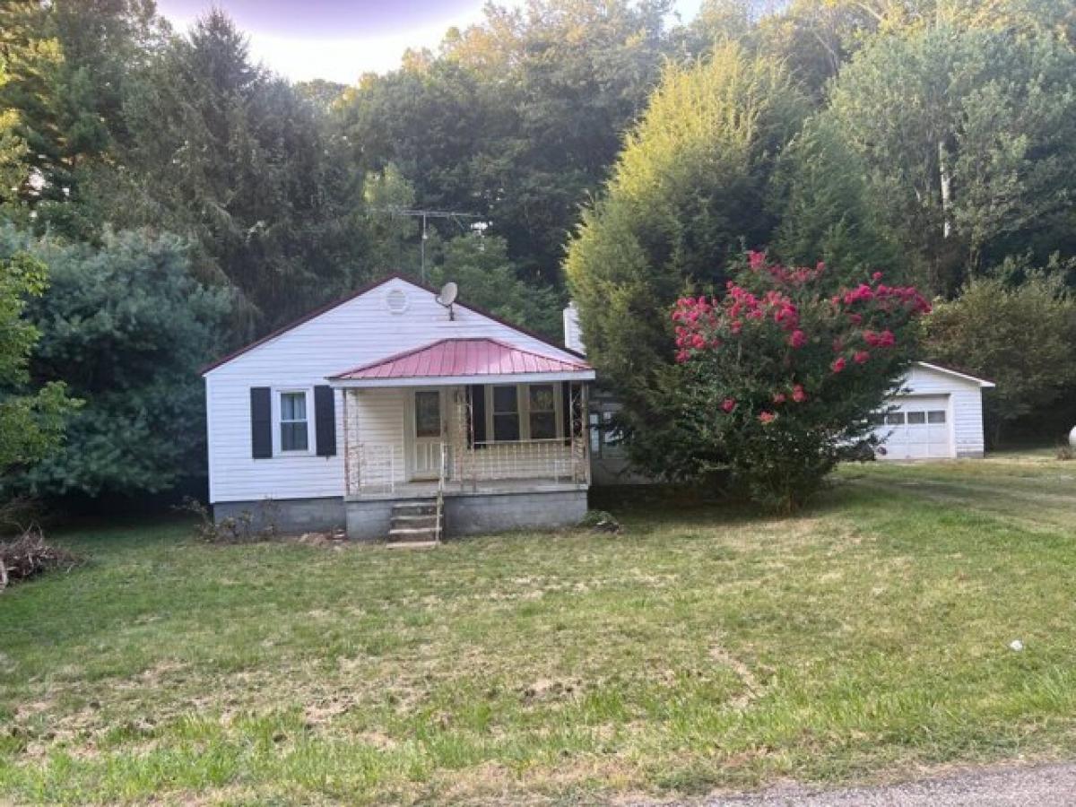 Picture of Home For Sale in Jackson, Ohio, United States