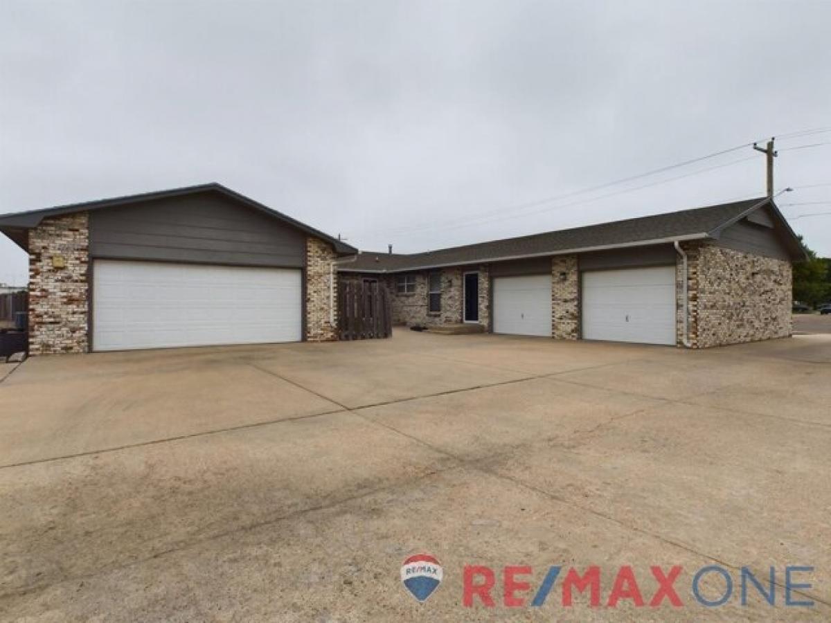 Picture of Home For Sale in Garden City, Kansas, United States