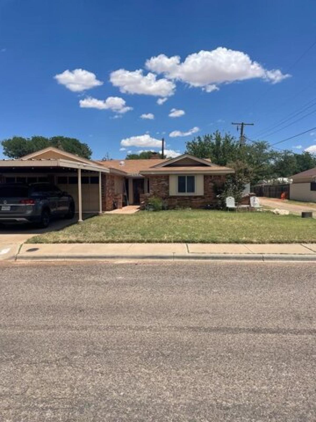 Picture of Home For Sale in Crane, Texas, United States