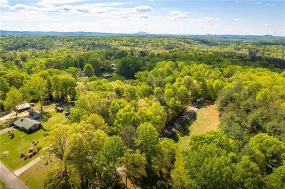 Picture of Residential Land For Sale in Mount Airy, North Carolina, United States