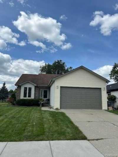 Home For Sale in Clinton Township, Michigan