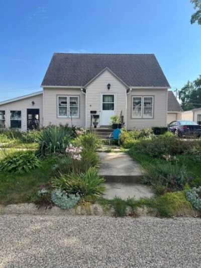 Home For Sale in Sumner, Iowa