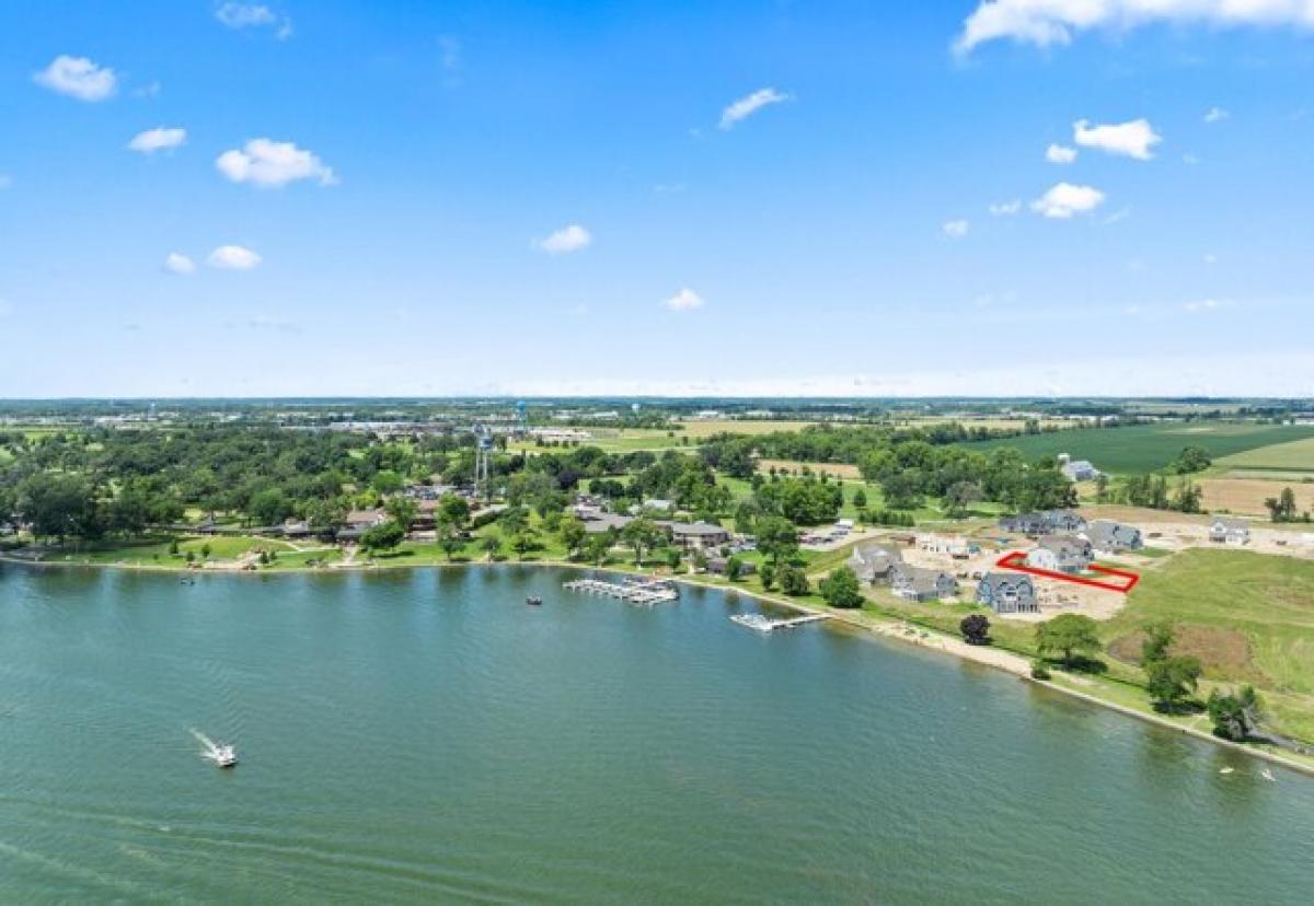 Picture of Home For Sale in Delavan, Wisconsin, United States