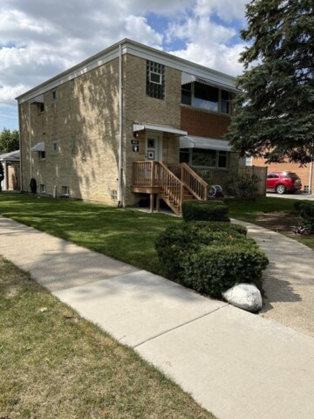 Picture of Home For Sale in La Grange Park, Illinois, United States