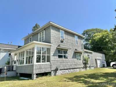 Home For Sale in Iron Mountain, Michigan