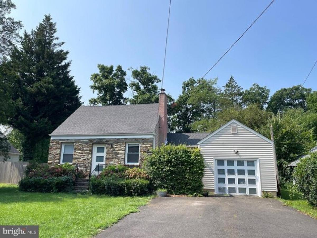 Picture of Home For Sale in Lawrenceville, New Jersey, United States