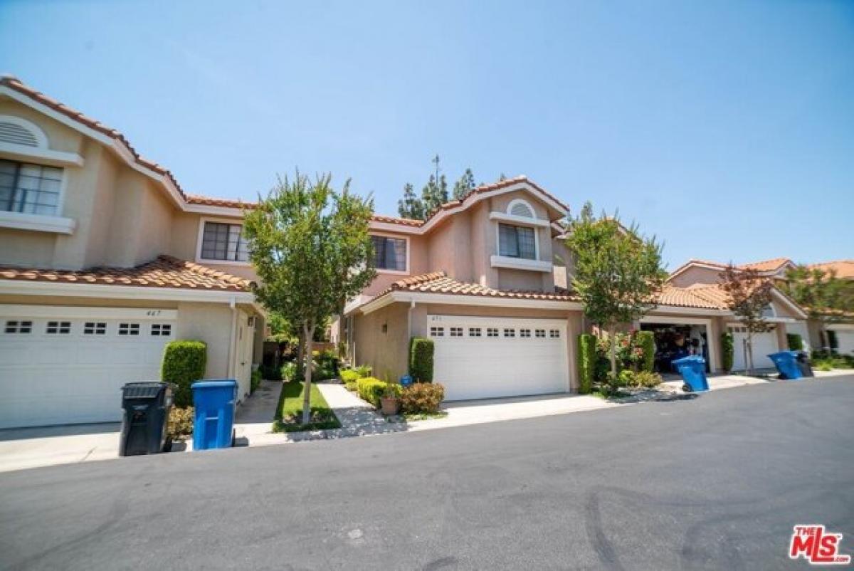 Picture of Home For Sale in Oak Park, California, United States