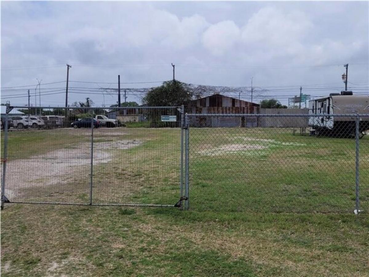 Picture of Residential Land For Sale in Corpus Christi, Texas, United States