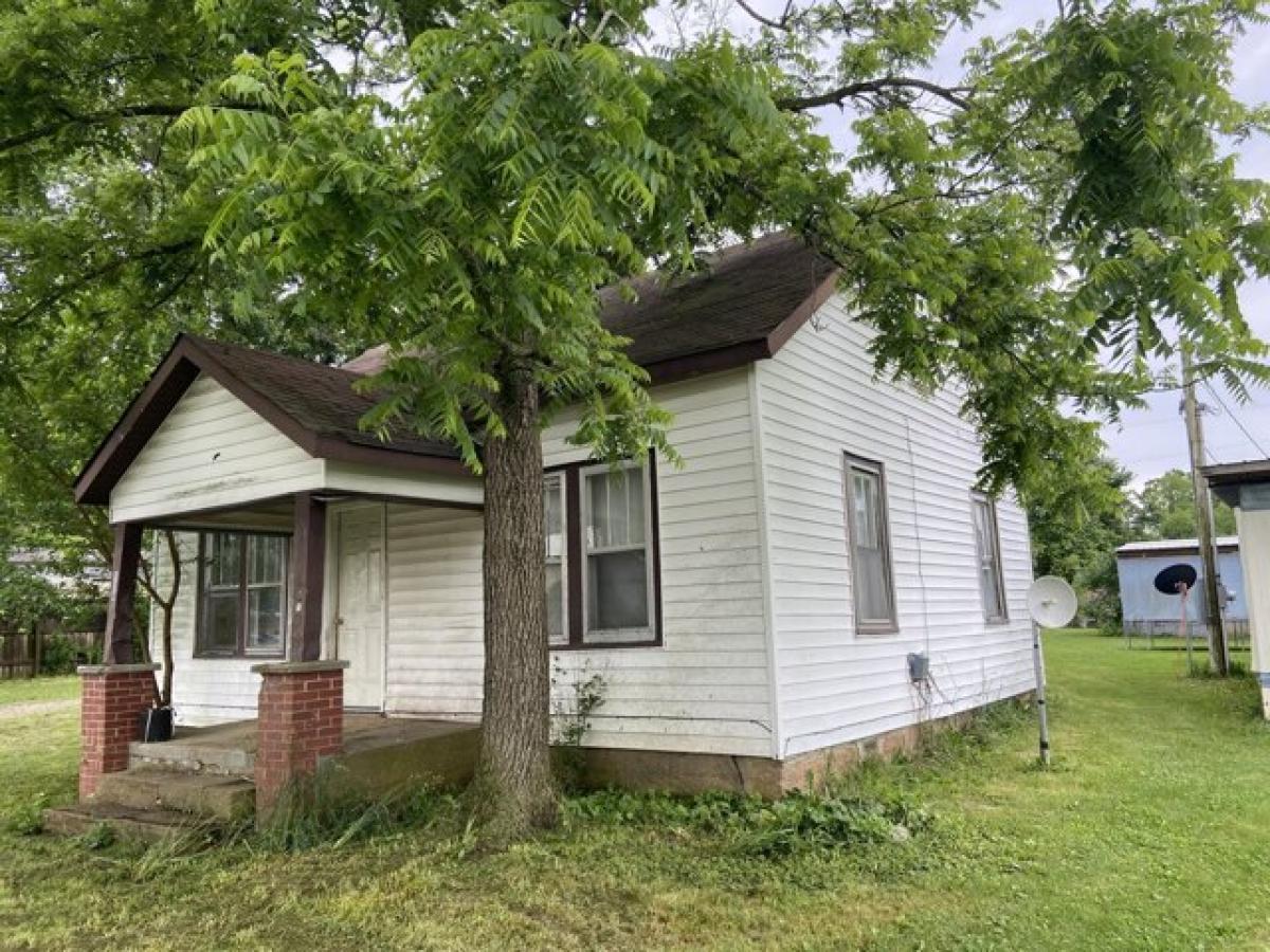 Picture of Home For Sale in Licking, Missouri, United States