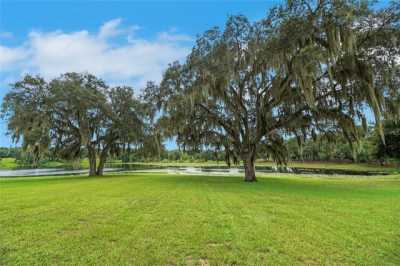 Home For Sale in Lady Lake, Florida