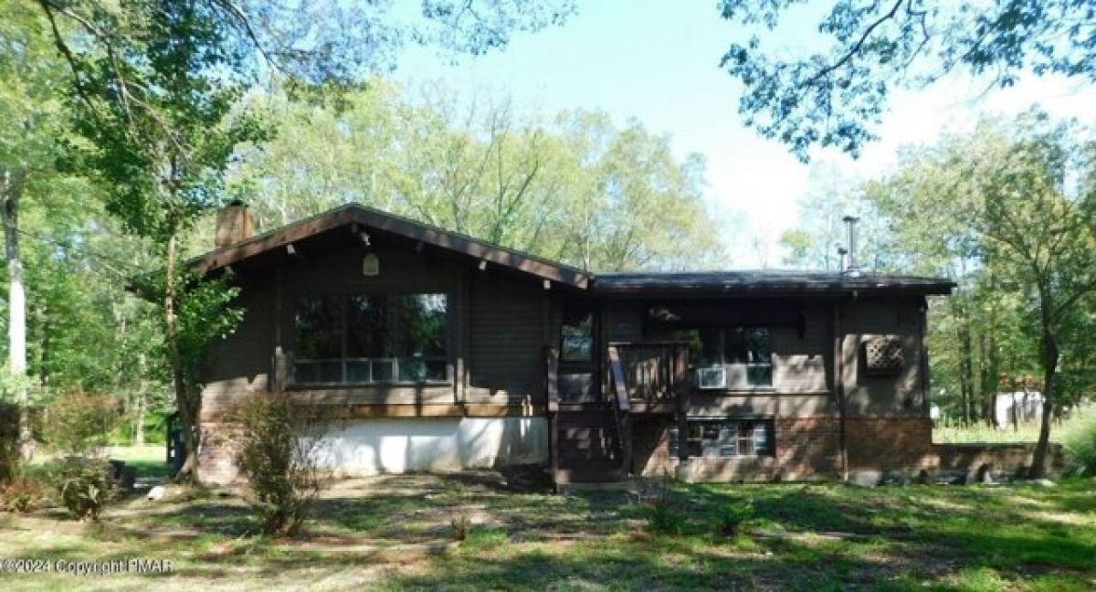 Picture of Home For Sale in Bushkill, Pennsylvania, United States