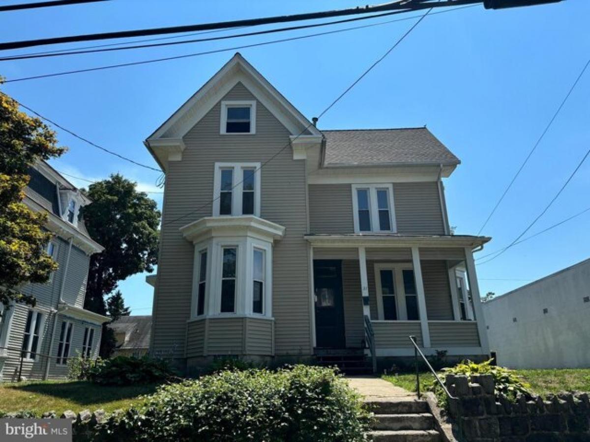 Picture of Home For Sale in Woodbury, New Jersey, United States