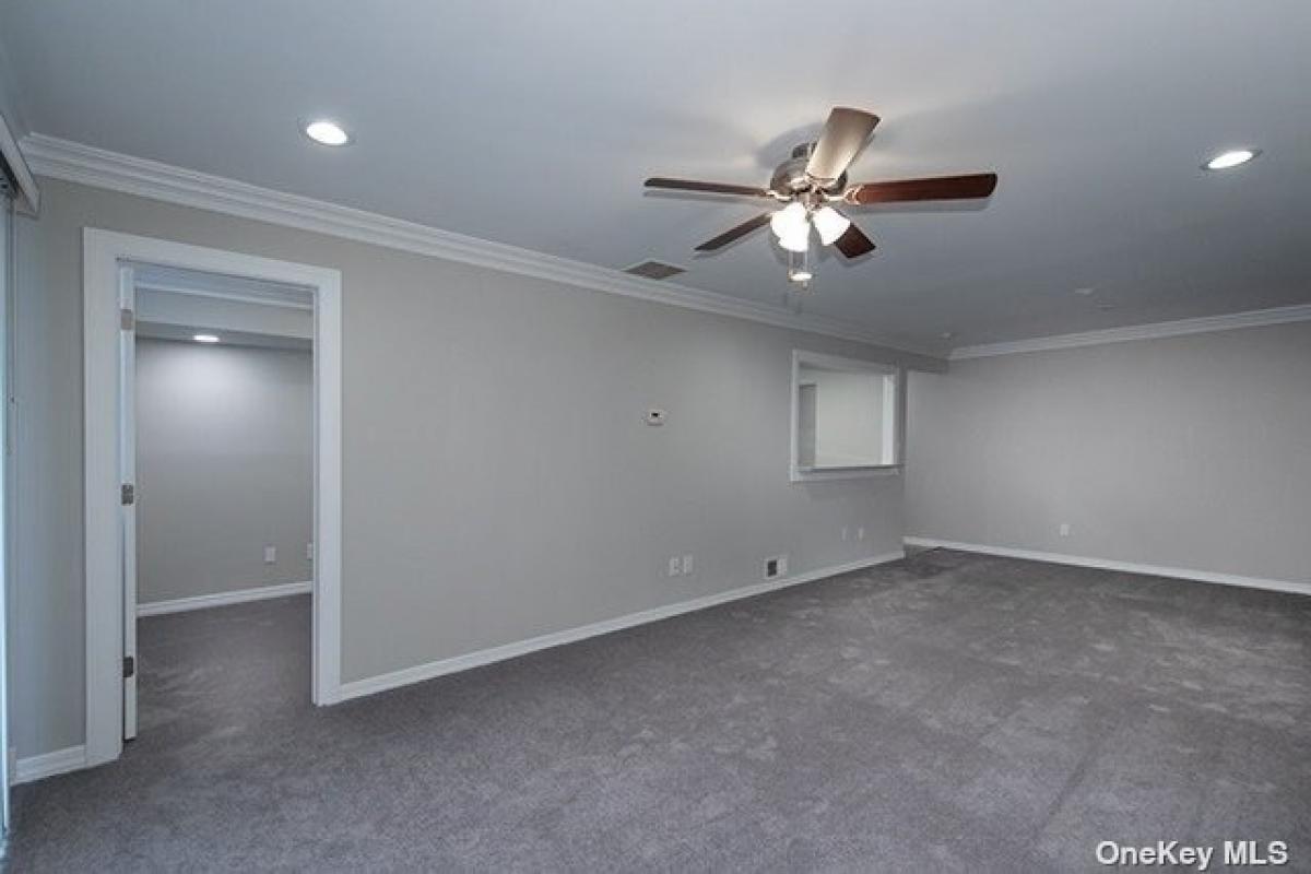 Picture of Apartment For Rent in Westbury, New York, United States