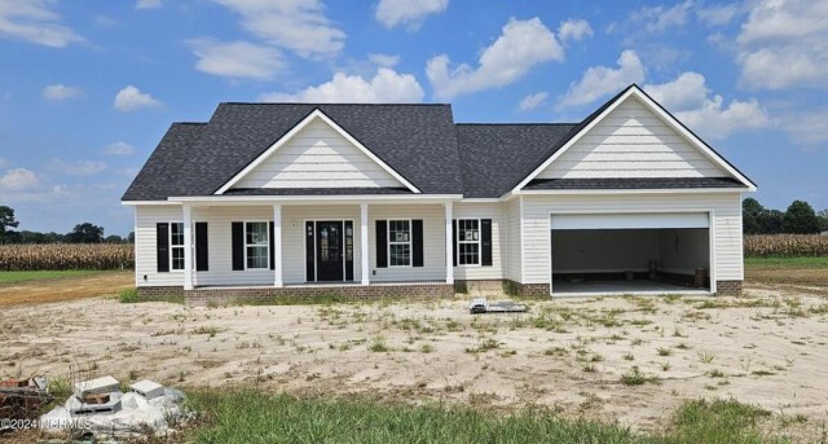 Picture of Home For Sale in Clinton, North Carolina, United States